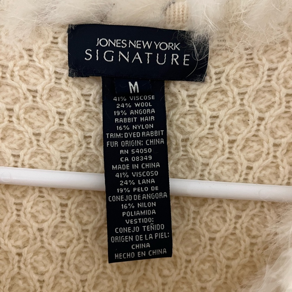 Jones New York Signature cream wool and angora trim cardigan, size medium! - Picture 5 of 7
